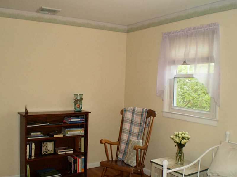 23 Audubon Road Warwick, RI 02888 - Photo 17 of 22 Bedroom.
