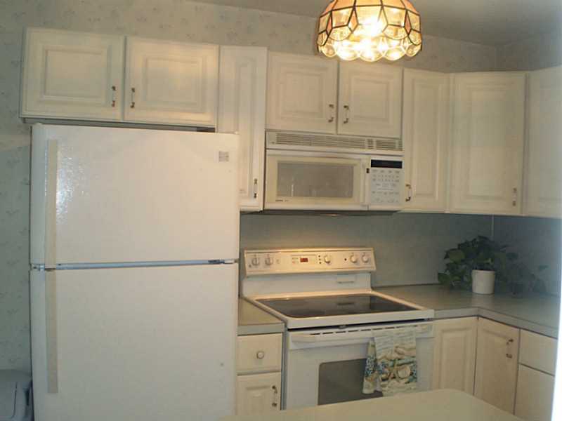 23 Audubon Road Warwick, RI 02888 - Photo 21 of 22 Kitchen.