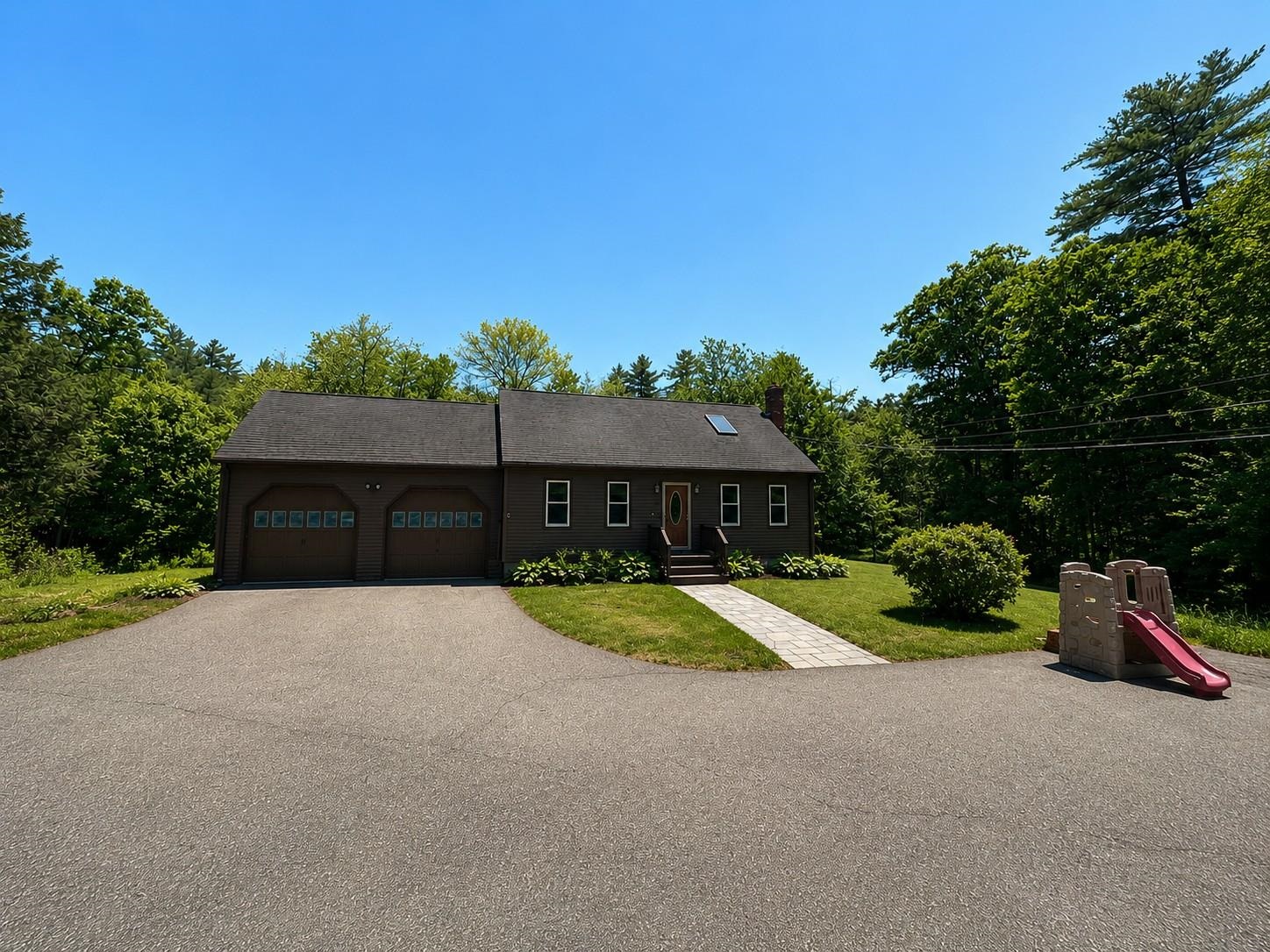 125 Main Street Raymond, NH 03077 - Photo 2 of 11