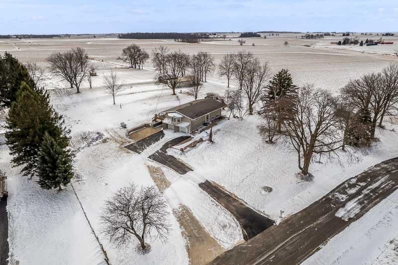 8611 Huber Road Belvidere, IL 61008 - Photo 2 of 79