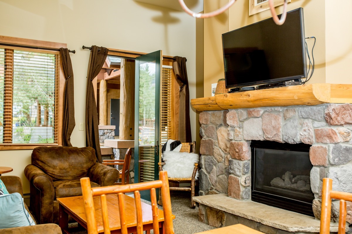 91 River Run Road, Unit 8102 Dillon, CO 80435 - Photo 23 of 25 Bright open floor plan with fireplace