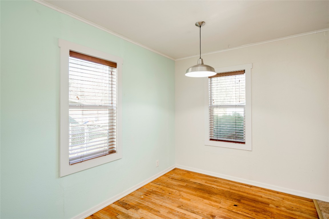 4804 Tanney Street Austin, TX 78721 - Photo 16 of 35 a view of a room with windows