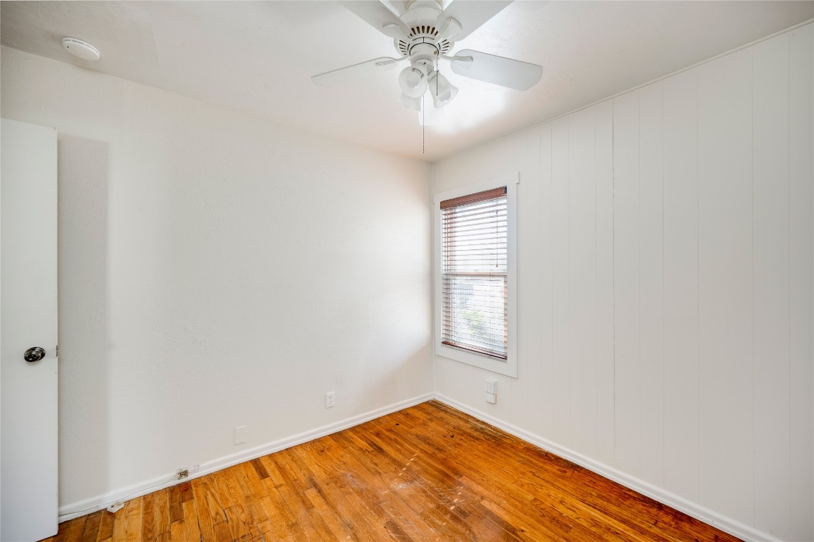 4804 Tanney Street Austin, TX 78721 - Photo 34 of 35 a view of an empty room with a window