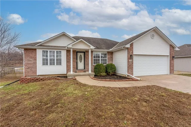 $335,000 | 708 Burlington Road, Warrensburg, MO 64093