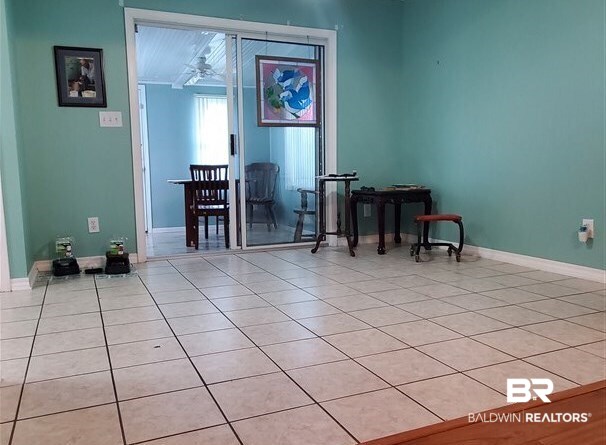 22055 Buck Road Robertsdale, AL 36567 - Photo 5 of 17 dining room with enclosed