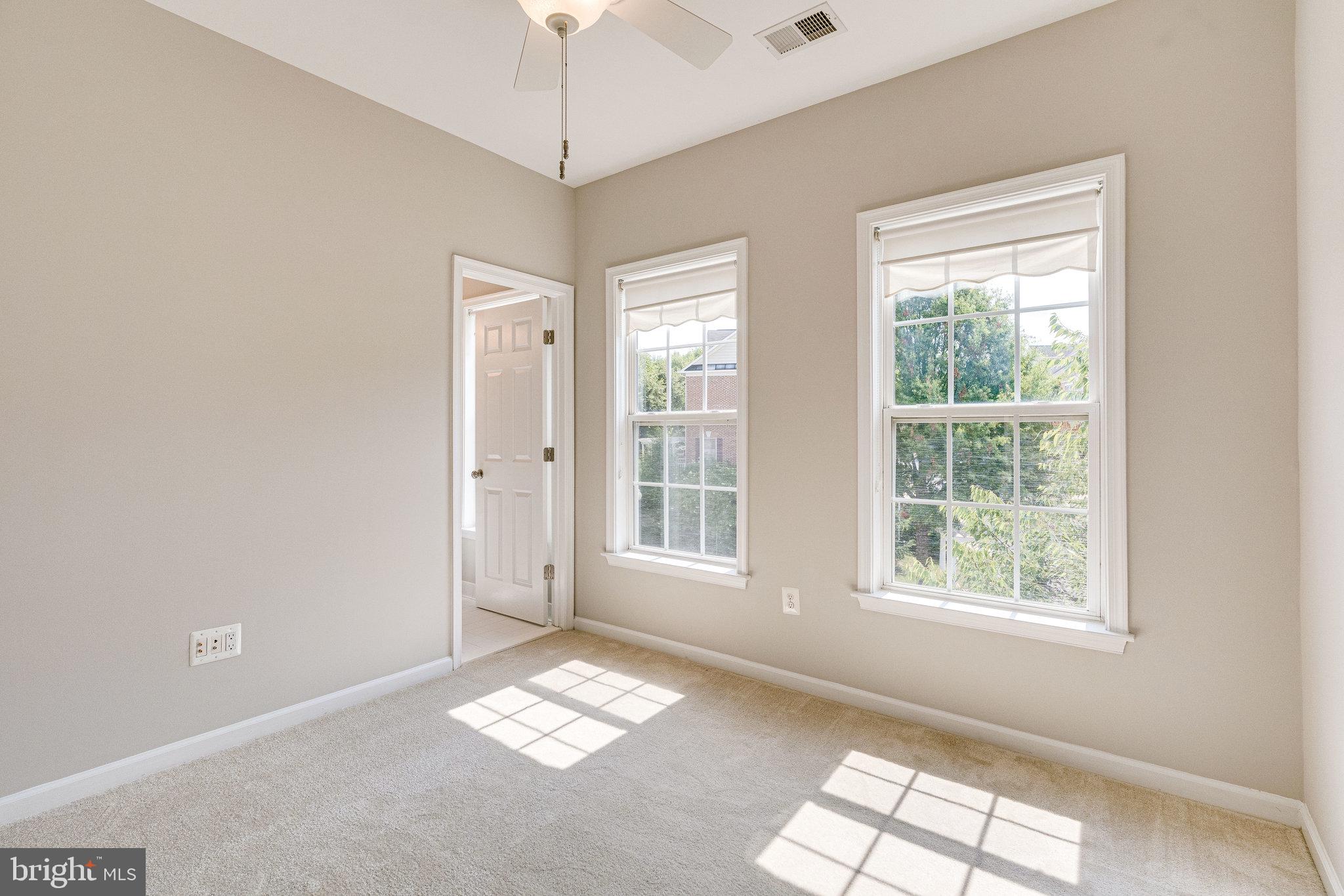 4170 Timber Log Way Fairfax, VA 22030 - Photo 22 of 33
