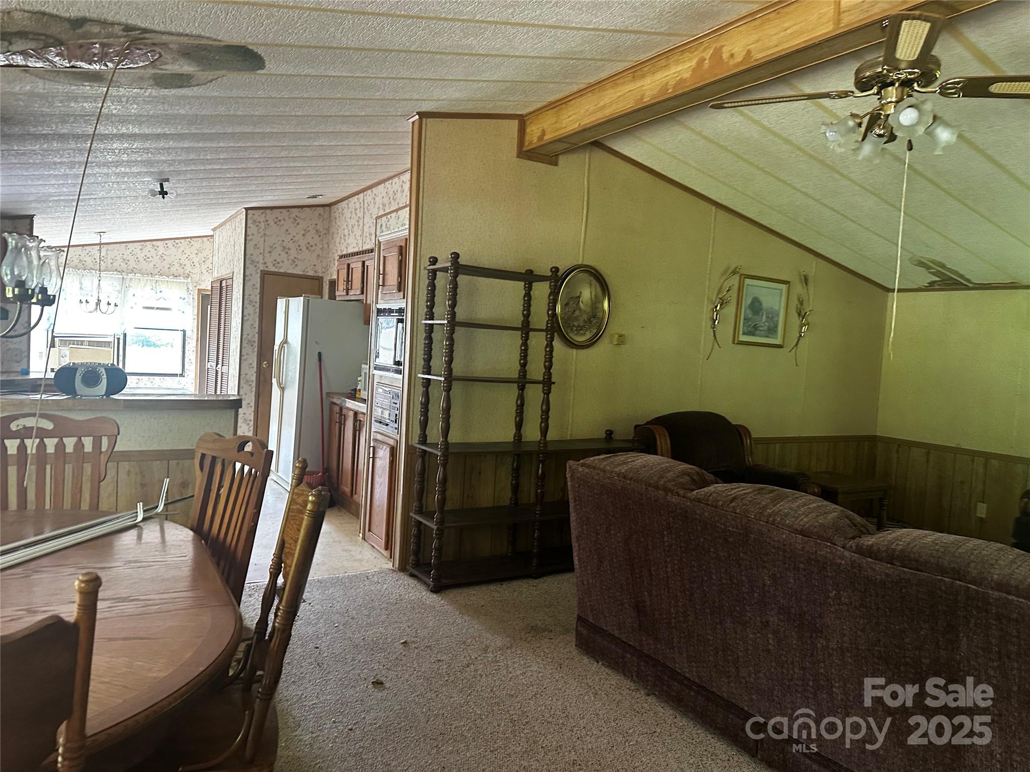 731 Pigeon Roost Road Green Mountain, NC 28740 - Photo 3 of 31 a living room with furniture