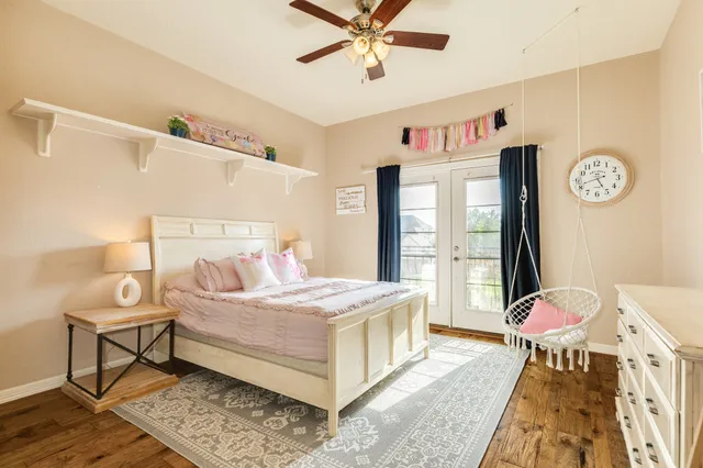 $925,000 | 203 Arrowhead Drive, Lake Jackson, TX 77566