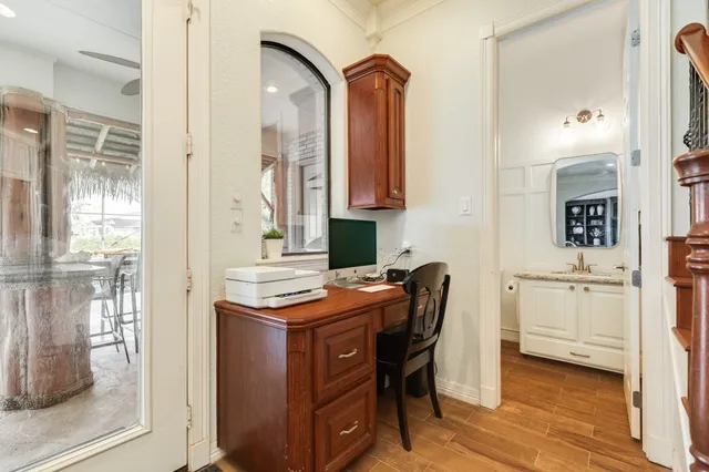 $925,000 | 203 Arrowhead Drive, Lake Jackson, TX 77566