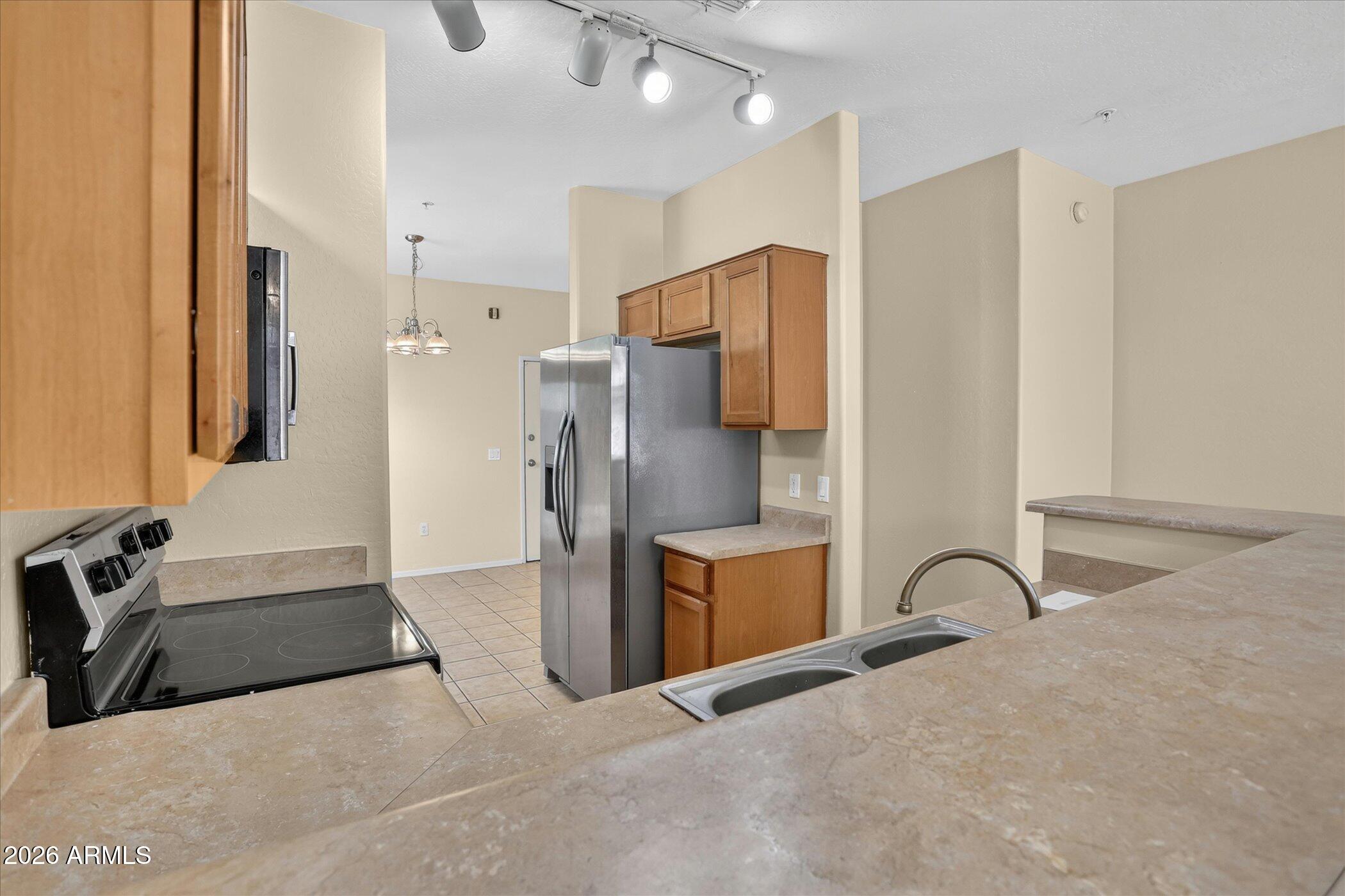 2150 East Bell Road, Unit 1090 Phoenix, AZ 85022 - Photo 17 of 39 17