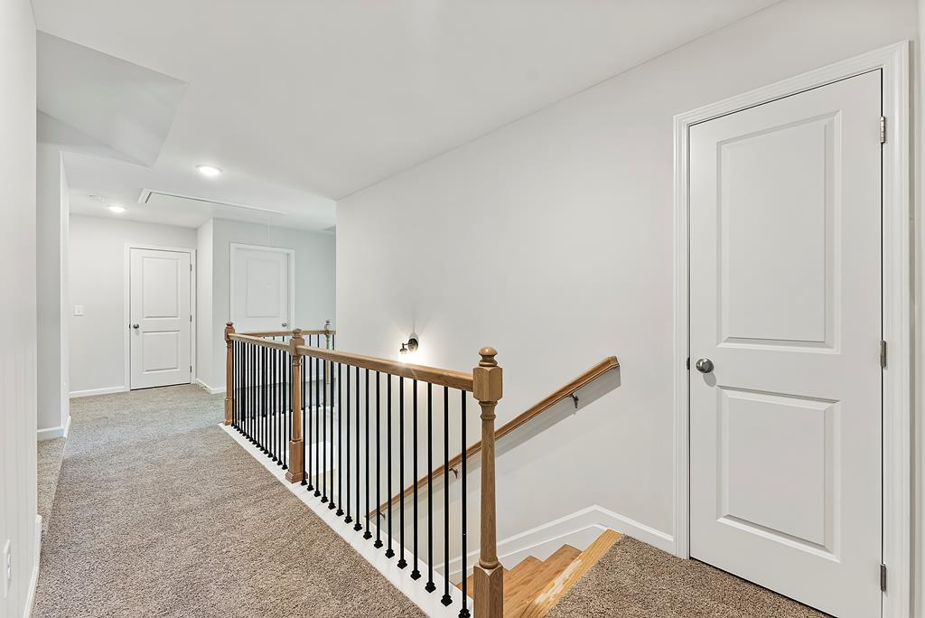 515 Bohannon Road Grantville, GA 30220 - Photo 20 of 40 a view of a hallway with a room