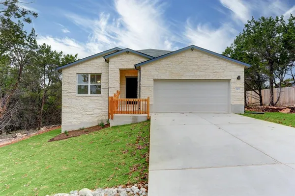 $2,300 | 3902 Crockett Avenue, Lago Vista, TX 78645