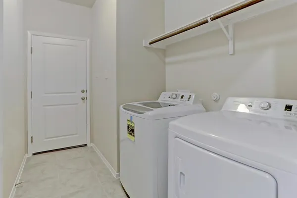 $2,300 | 3902 Crockett Avenue, Lago Vista, TX 78645
