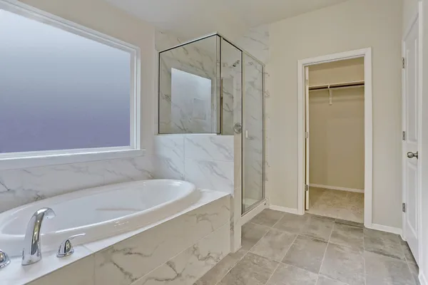 $2,300 | 3902 Crockett Avenue, Lago Vista, TX 78645