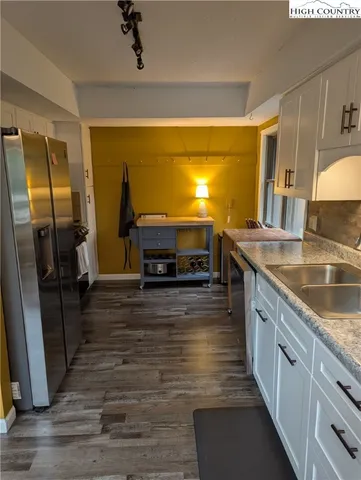 $325,000 | 370 Woodland Hills Drive, Elk Park, NC 28622