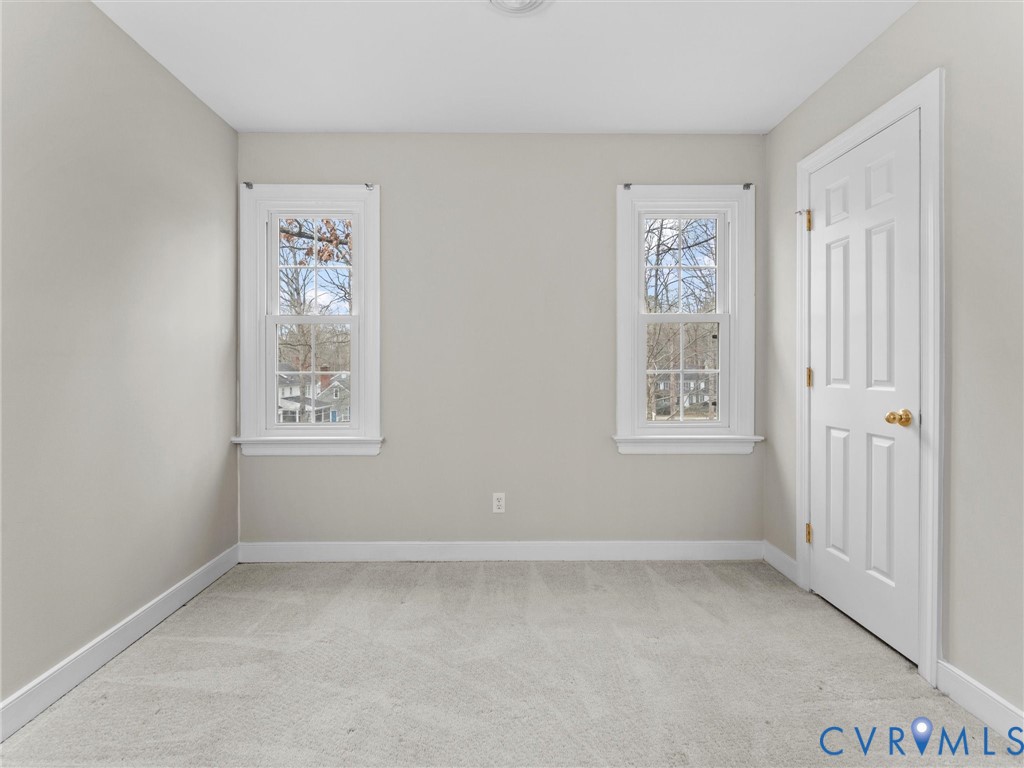5813 Bent Creek Road Midlothian, VA 23112 - Photo 34 of 50 an empty room with windows