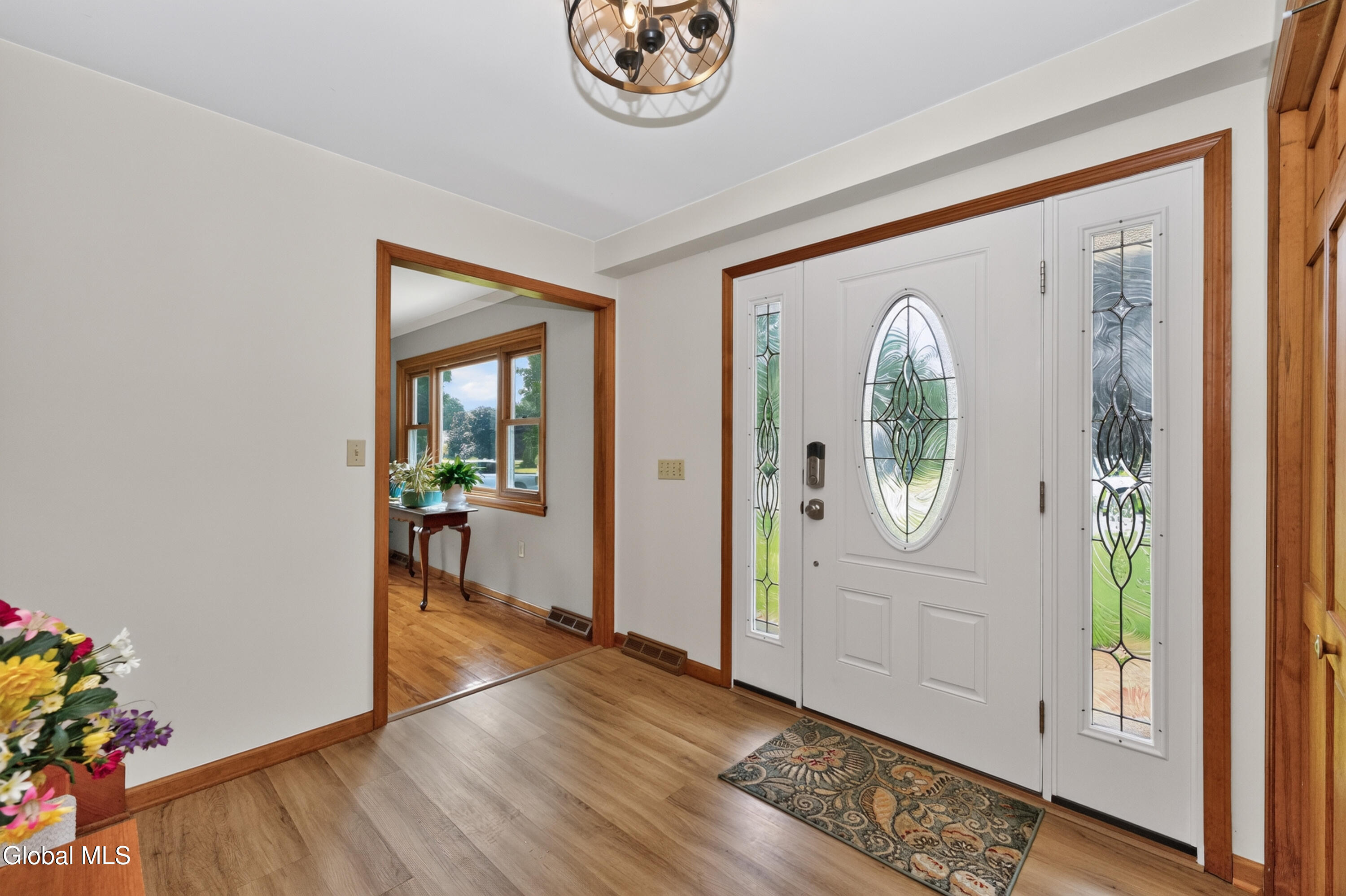 4 Homestead Road Glenville, NY 12302 - Photo 6 of 52 1 Entryway 1