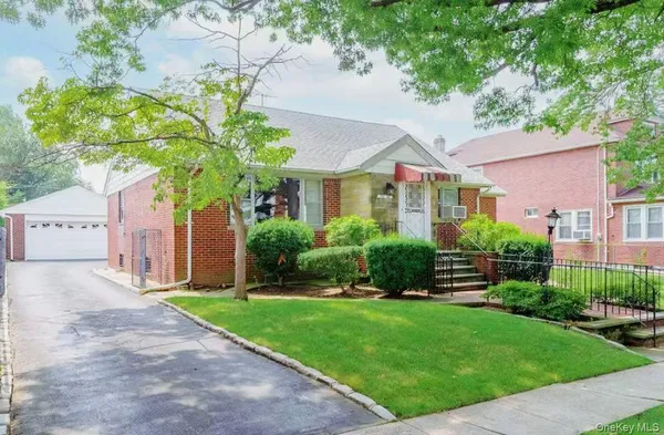 $1,588,888 | 153-06 32nd Avenue | Murray Hill - Flushing
