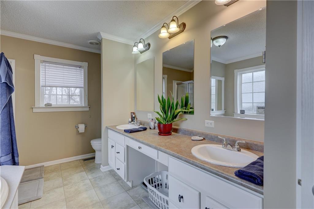 23098 Kiowa Road Parsons, KS 67357 - Photo 32 of 53