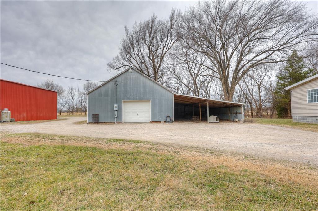 23098 Kiowa Road Parsons, KS 67357 - Photo 38 of 53