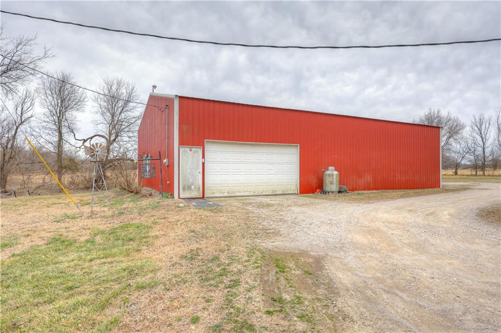 23098 Kiowa Road Parsons, KS 67357 - Photo 40 of 53