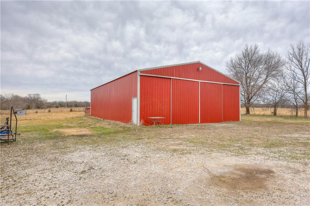 23098 Kiowa Road Parsons, KS 67357 - Photo 43 of 53