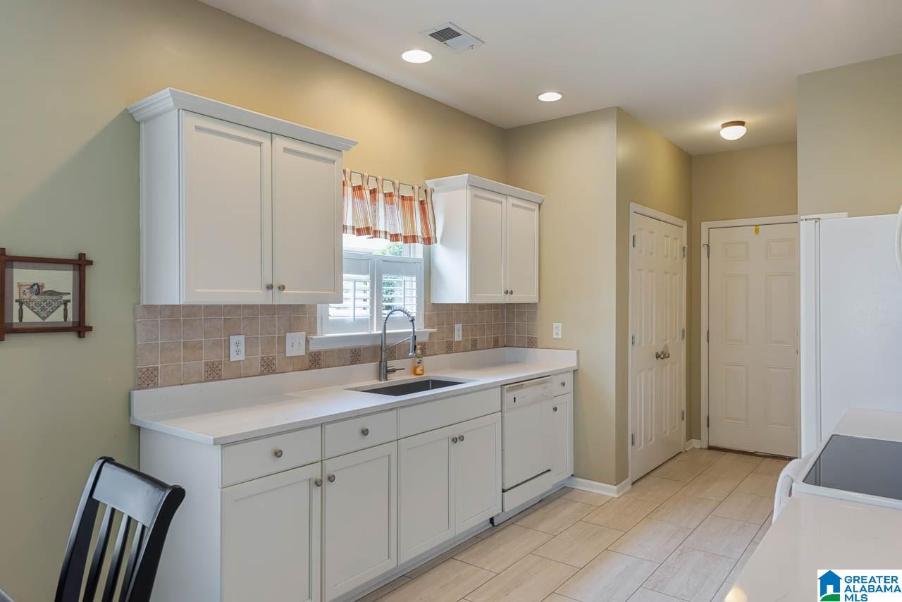 853 Barkley Drive Alabaster, AL 35007 - Photo 11 of 33