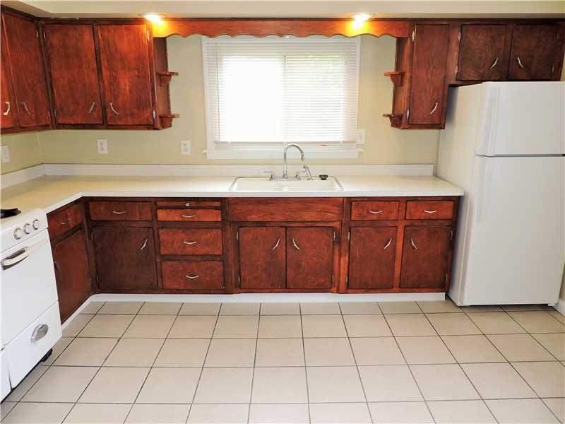 1450 Isoline Street Pittsburgh, PA 15204 - Photo 8 of 20 Kitchen.