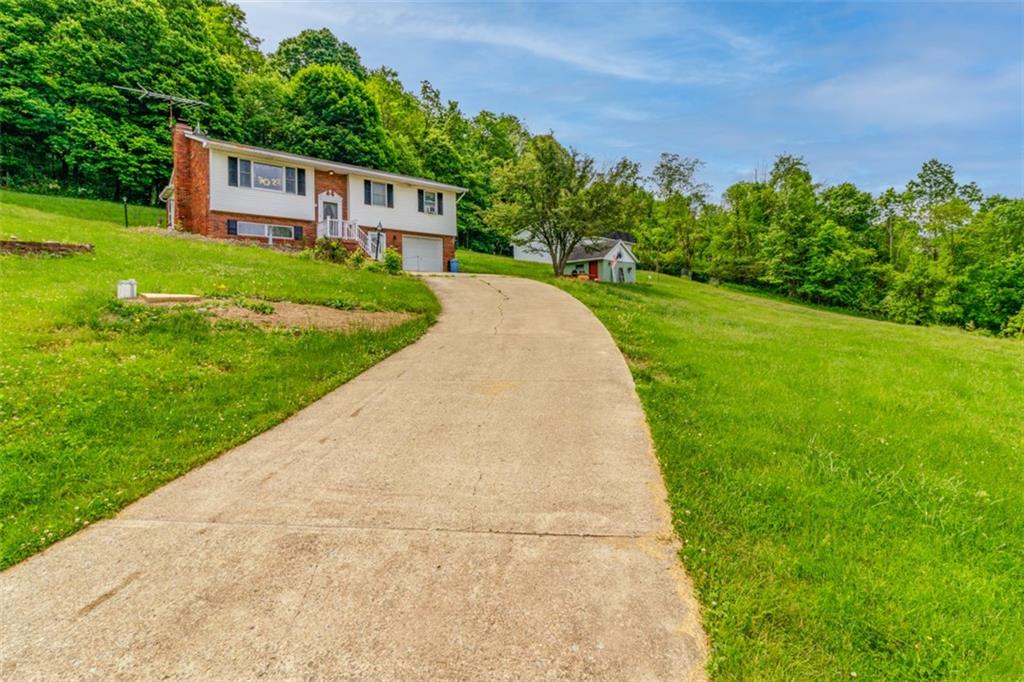 594 Pleasant Valley Road Washington, PA 15301 - Photo 2 of 13
