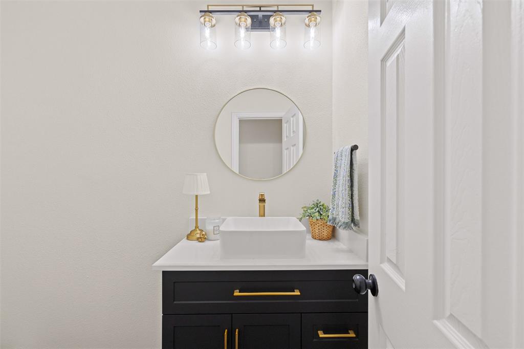 5860 Newt Patterson Road Mansfield, TX 76063 - Photo 12 of 40 Downstairs Half Bath