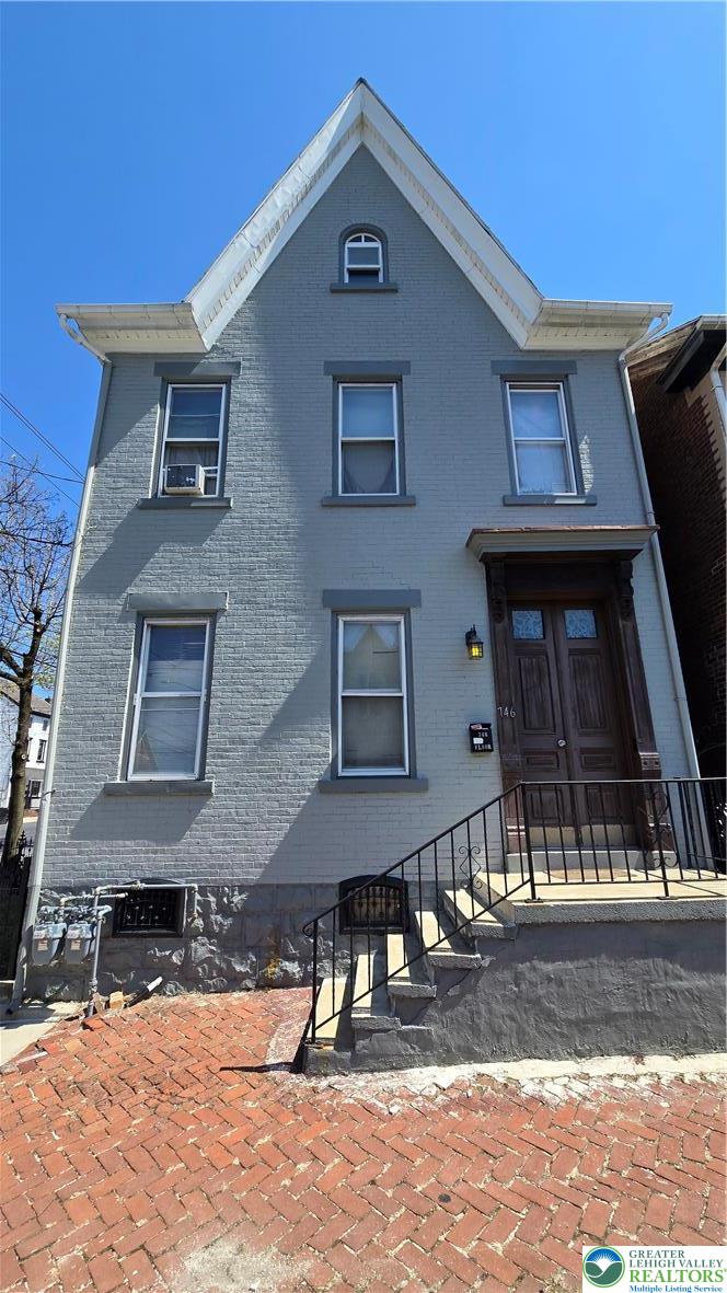 746 Center Street Bethlehem, PA 18018 - Photo 1 of 44