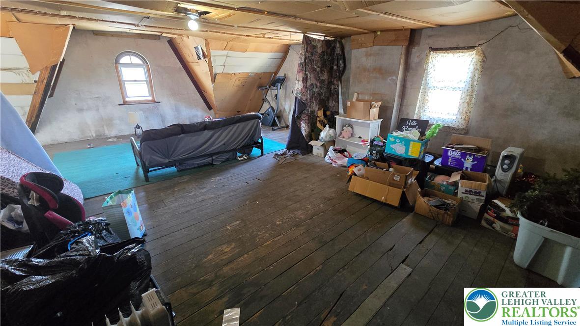 746 Center Street Bethlehem, PA 18018 - Photo 23 of 44