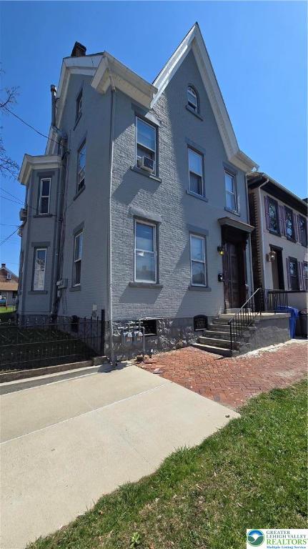 746 Center Street Bethlehem, PA 18018 - Photo 3 of 44