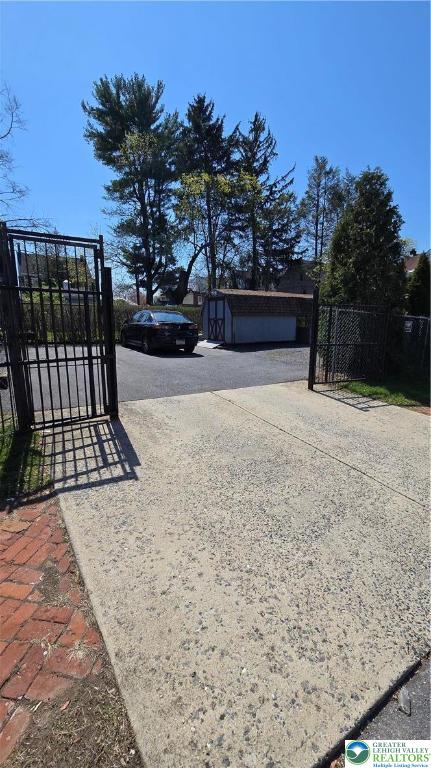 746 Center Street Bethlehem, PA 18018 - Photo 10 of 44