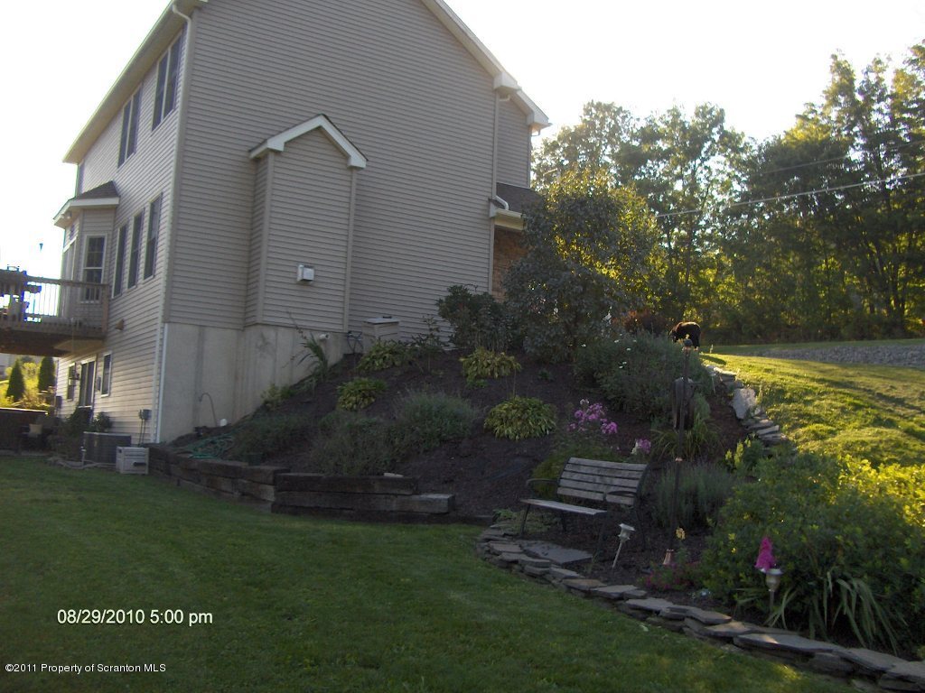 190 Spedding Road Jermyn, PA 18433 - Photo 3 of 23 Gallery Image 3