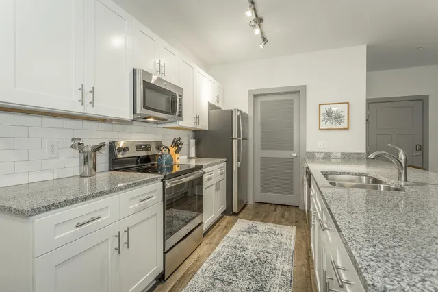 $435,000 | 804 Riverfront Parkway, Unit 401, Chattanooga, TN 37402