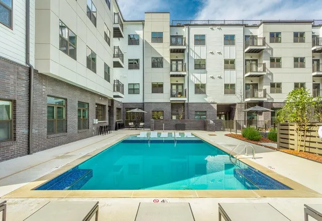 $435,000 | 804 Riverfront Parkway, Unit 401, Chattanooga, TN 37402