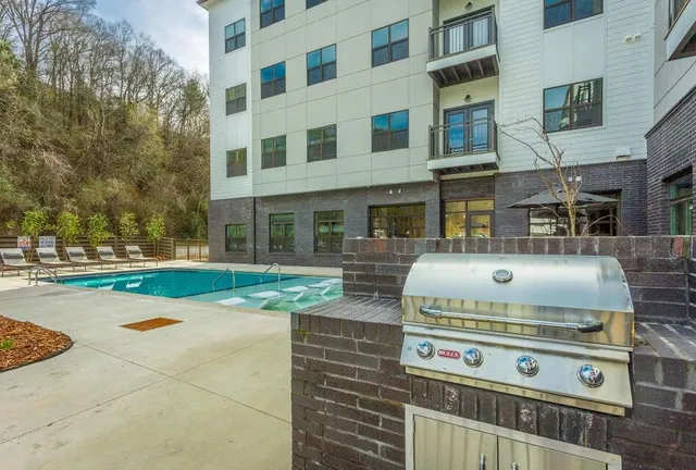 $435,000 | 804 Riverfront Parkway, Unit 401, Chattanooga, TN 37402