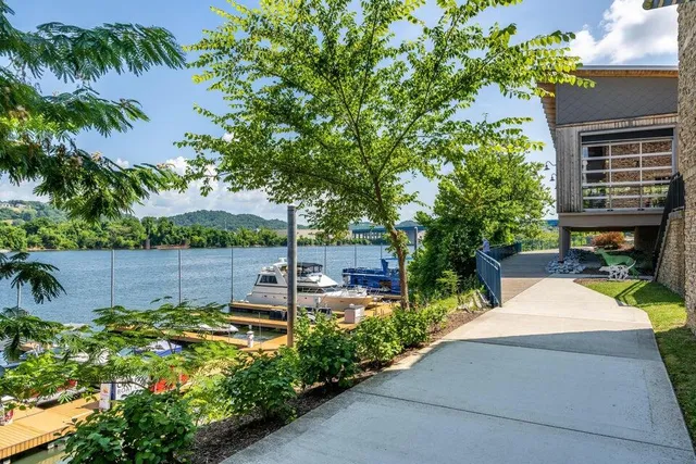 $435,000 | 804 Riverfront Parkway, Unit 401, Chattanooga, TN 37402