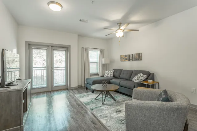 $435,000 | 804 Riverfront Parkway, Unit 401, Chattanooga, TN 37402