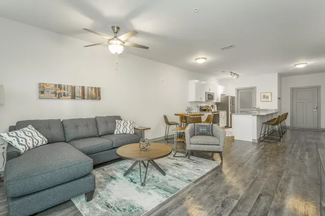 $435,000 | 804 Riverfront Parkway, Unit 401, Chattanooga, TN 37402