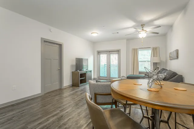 $435,000 | 804 Riverfront Parkway, Unit 401, Chattanooga, TN 37402