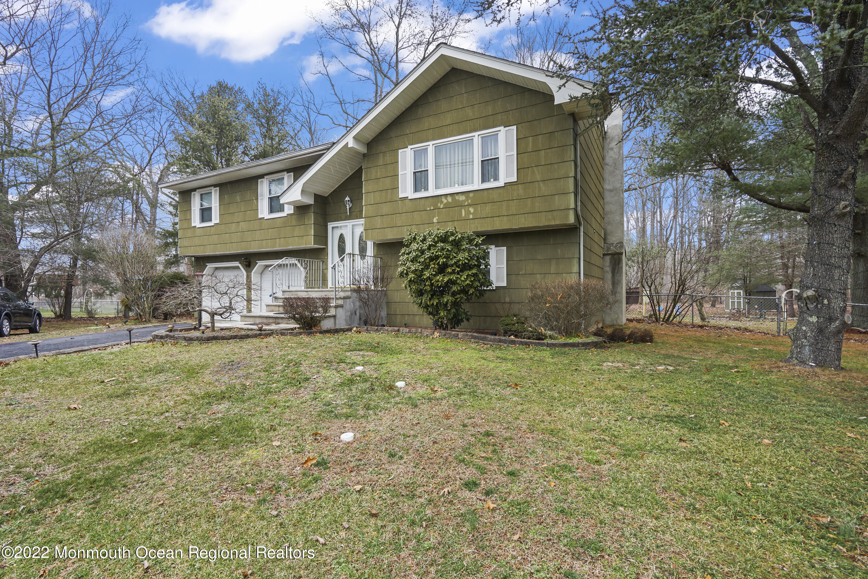 271 Ford Road Howell, NJ 07731 - Photo 4 of 39 DSC00696