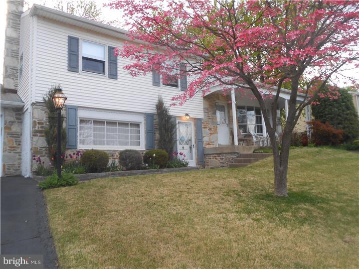 3164 Oak Road Huntingdon Valley, PA 19006 - Photo 2 of 20 Exterior Front
