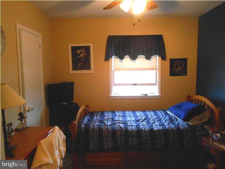 3164 Oak Road Huntingdon Valley, PA 19006 - Photo 14 of 20 Bedroom 2