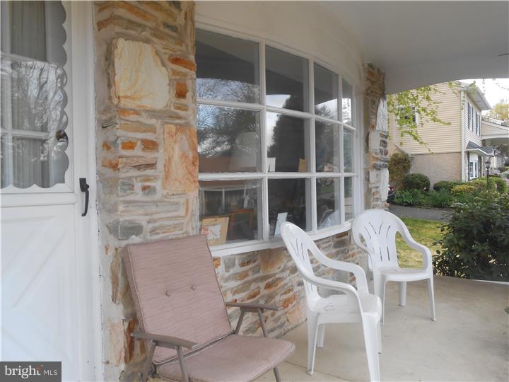 3164 Oak Road Huntingdon Valley, PA 19006 - Photo 3 of 20 Porch