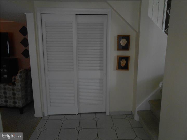 3164 Oak Road Huntingdon Valley, PA 19006 - Photo 4 of 20 Foyer