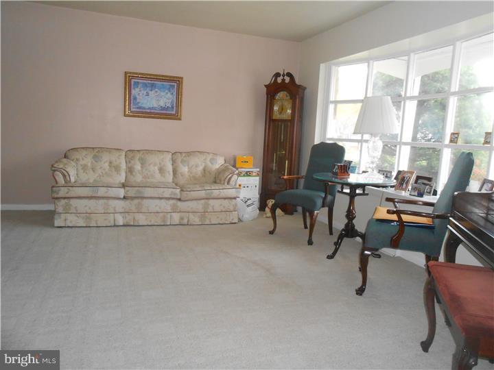 3164 Oak Road Huntingdon Valley, PA 19006 - Photo 9 of 20 Living Room