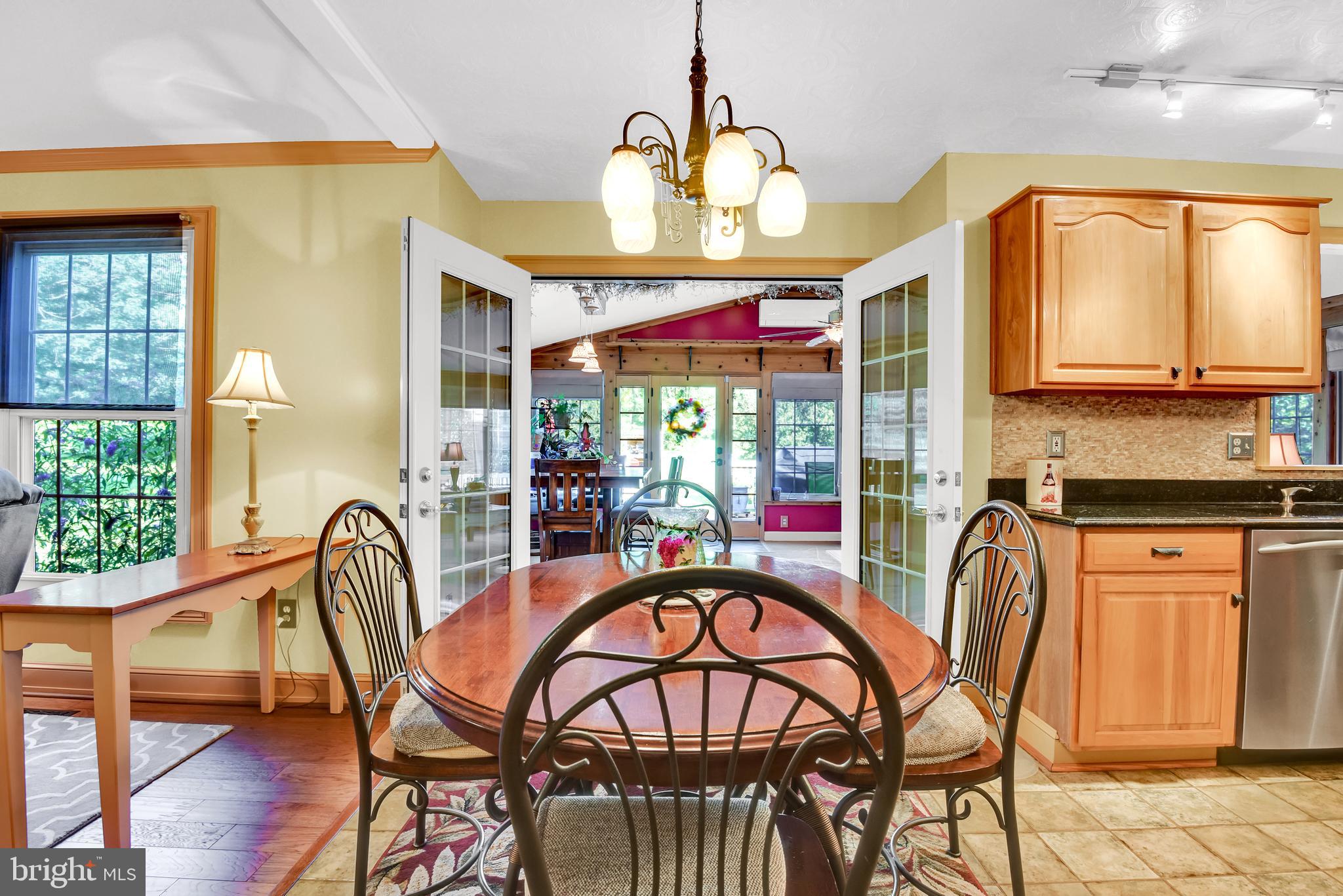 3980 Rupp Road Manchester, MD 21102 - Photo 4 of 24 Opens to FR & All Season Room!