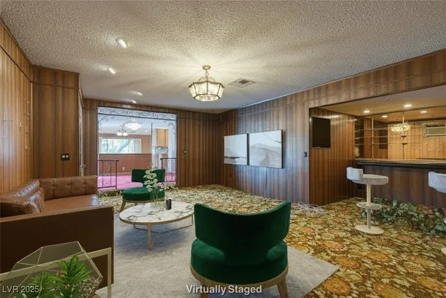 $874,900 | 4220 West Pinecrest Circle, Las Vegas, NV 89121